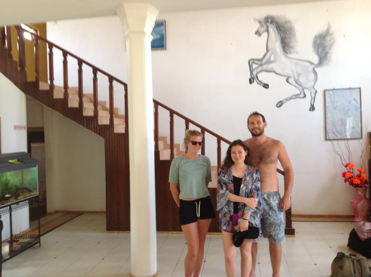 Ninnada Beach Hotel Marawila Eksteriør bilde